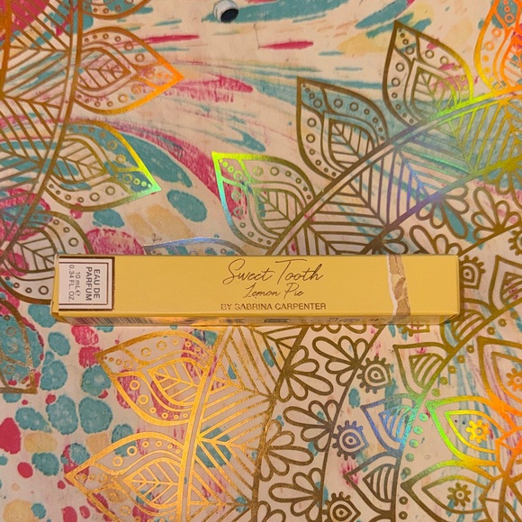 Sabrina Carpenter Sweet Tooth Lemon Pie spray - Picture 2 of 3